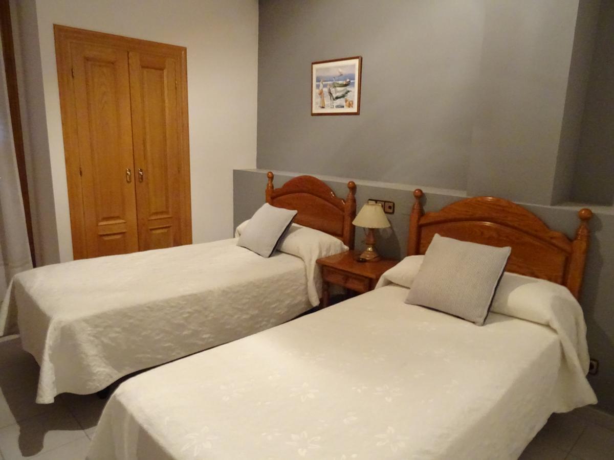 Hostal Pirineos Ainsa Exterior photo